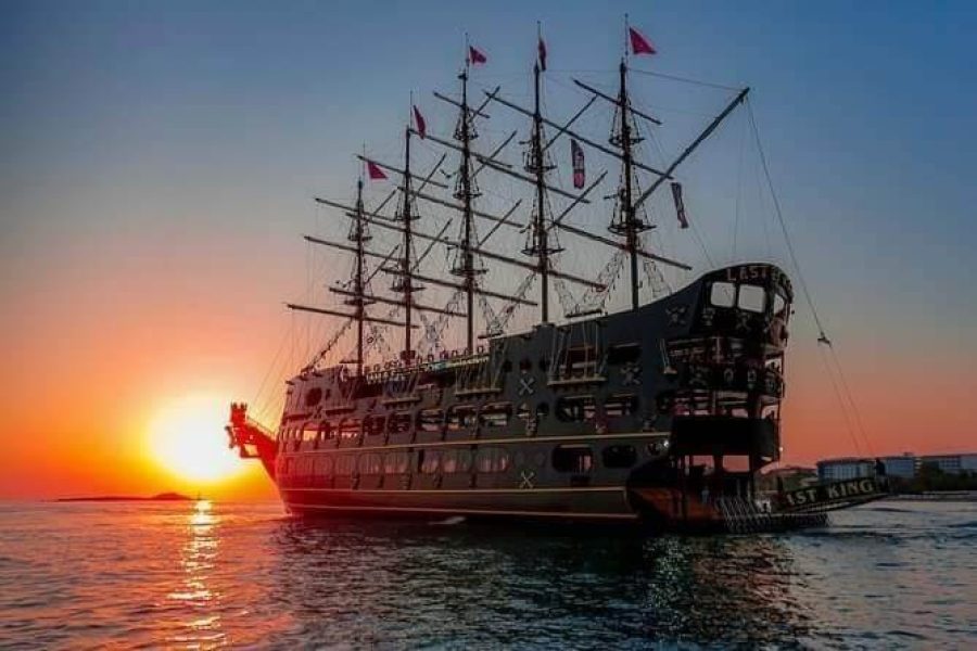 Sunset Boat Tour in Alanya