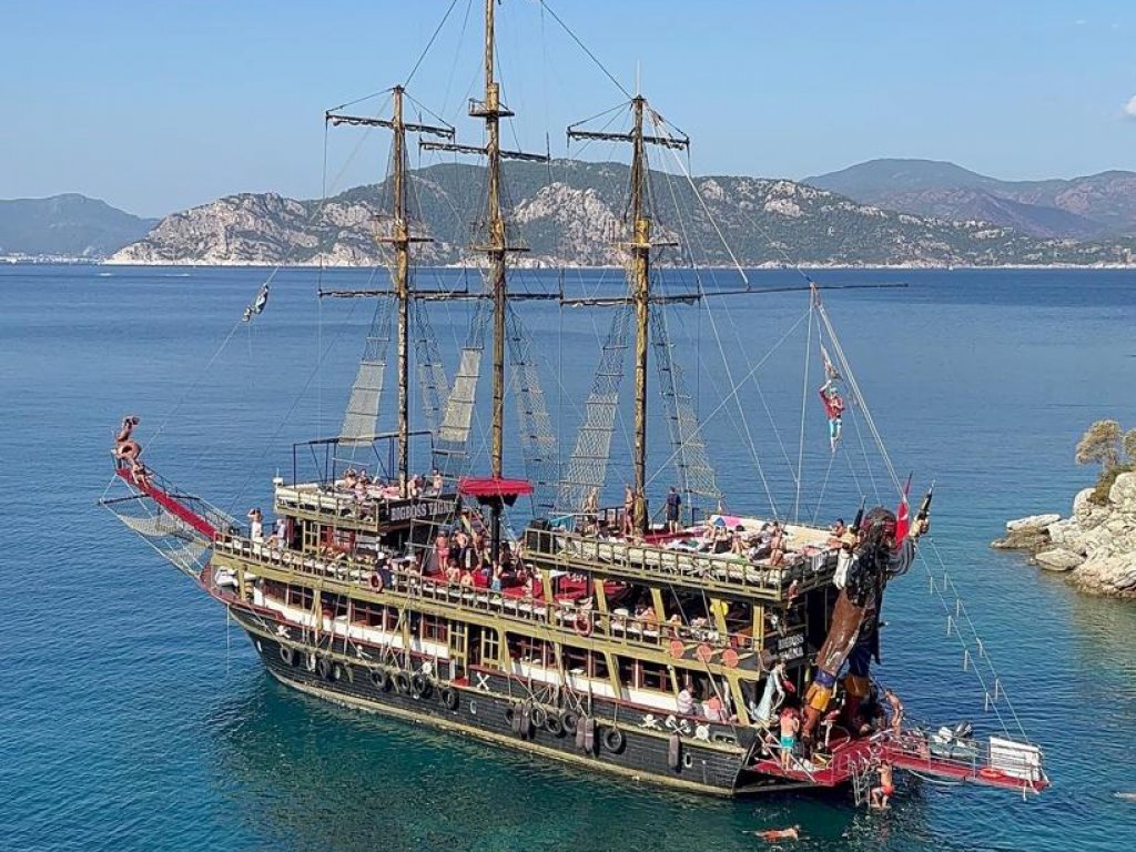 Marmaris Diamond Family Party Boat Tour