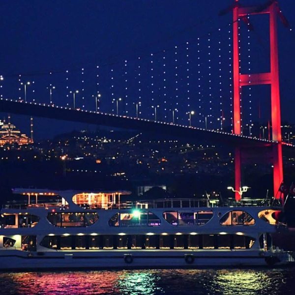 Istanbul Dinner Cruise (Bosphorus Boat Tour  & Night Show)