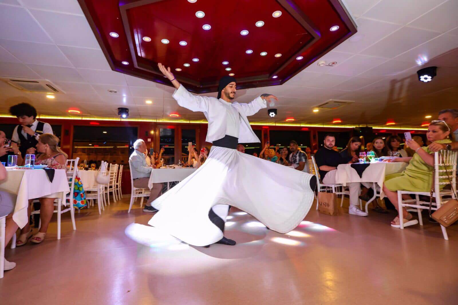 Istanbul Dinner Cruise (Bosphorus Boat Tour & Night Show)