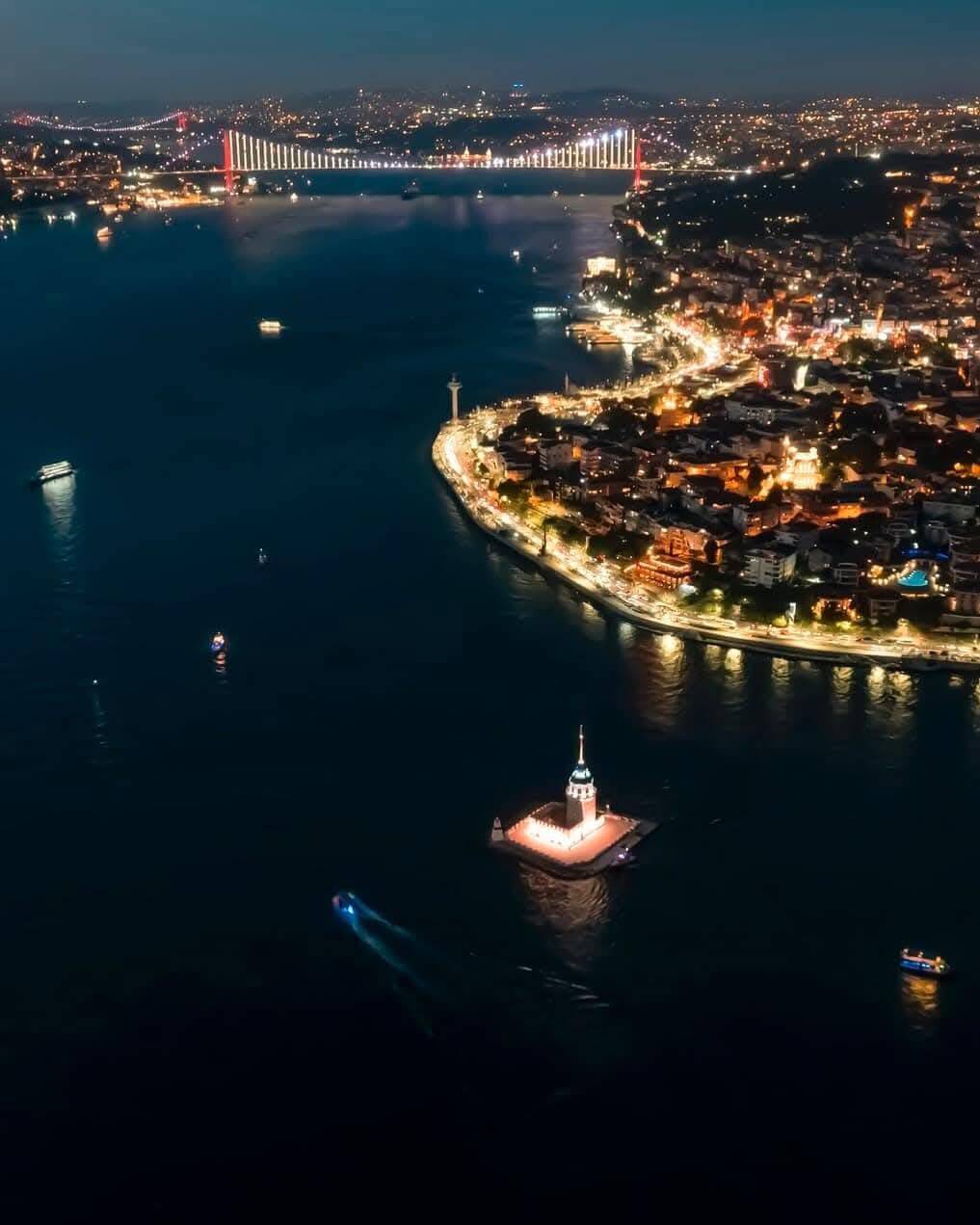 Istanbul Dinner Cruise (Bosphorus Boat Tour & Night Show)
