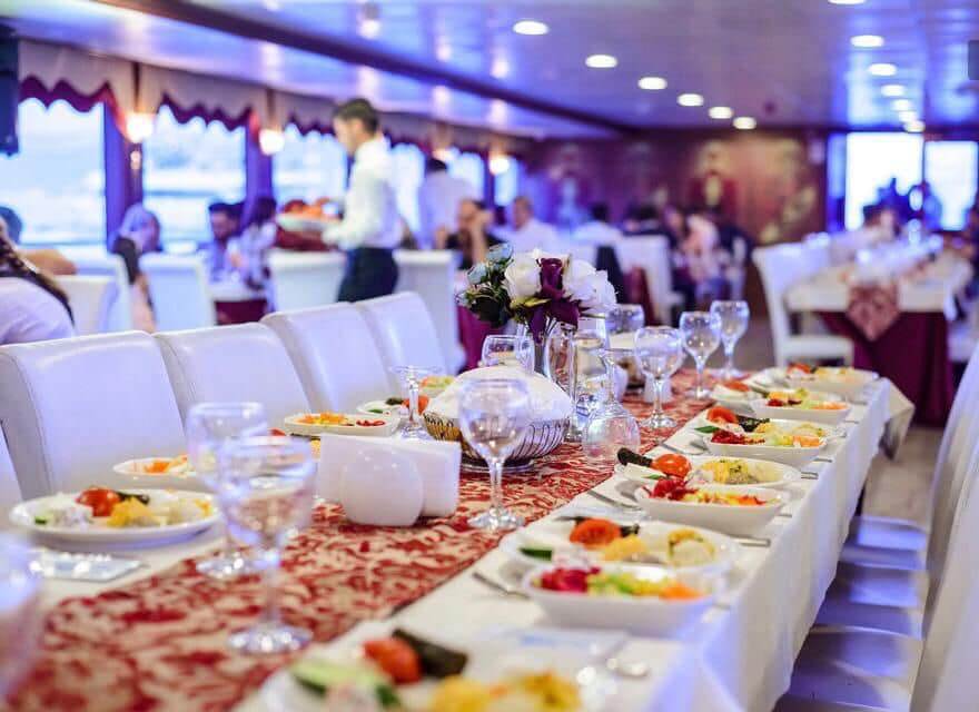 Istanbul Dinner Cruise (Bosphorus Boat Tour & Night Show)